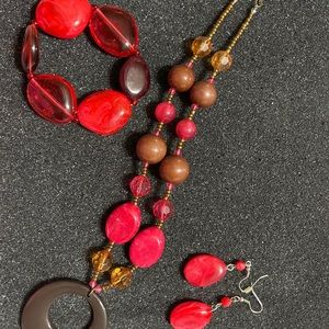 Necklace, bracelet and earrings matching set
